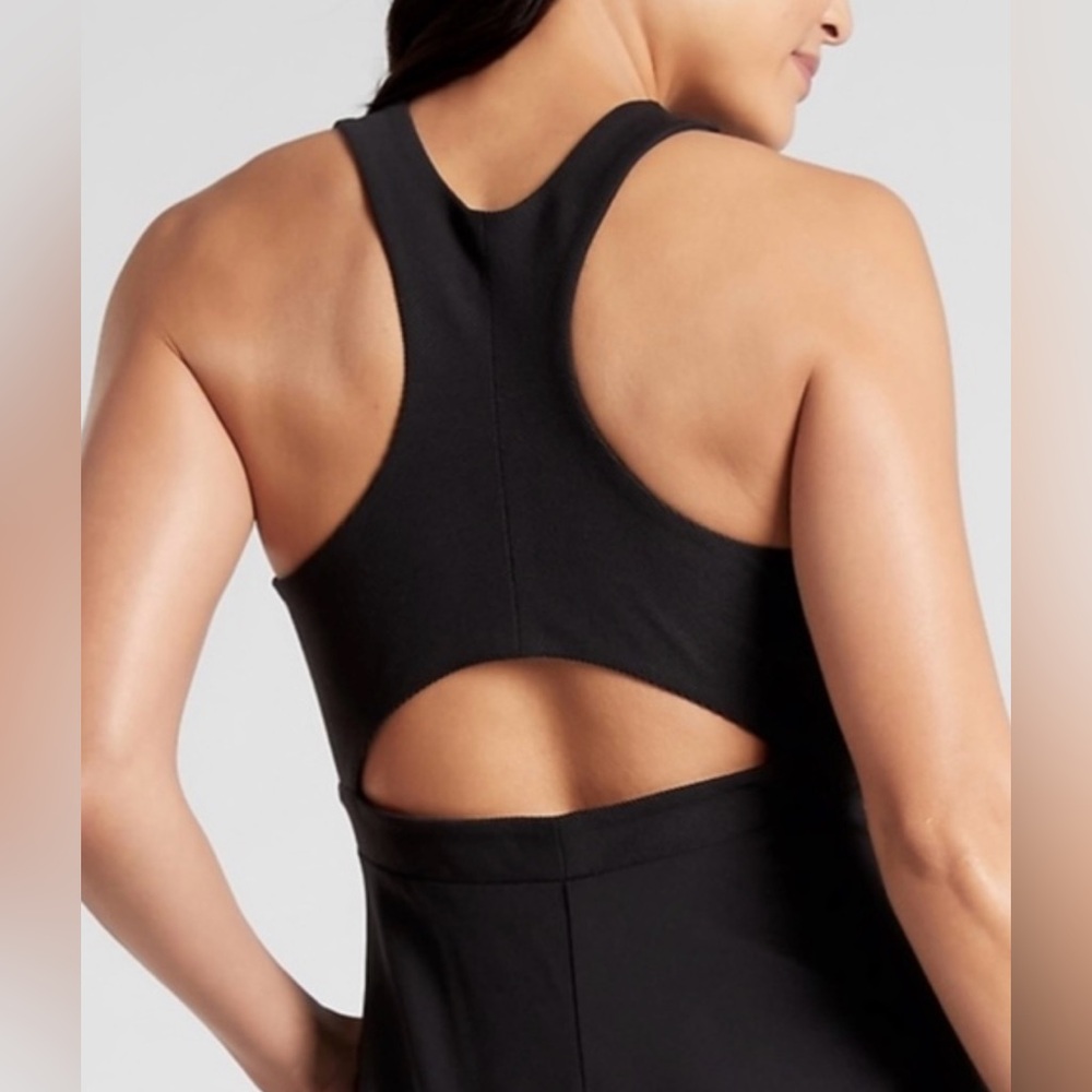 Elegant Black Sleeveless Dress - Picture 4 of 16
